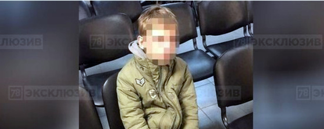 Соседка рассказала о семье вырезавшего органы матери петербургского школьника