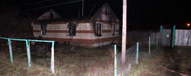 В Самарской области при пожаре в доме погибли две маленькие девочки