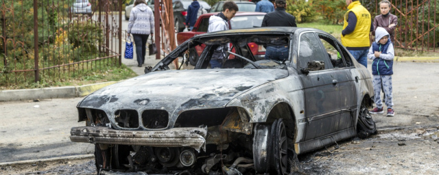 В Дзержинском районе Волгограда ночью сгорели шесть автомобилей