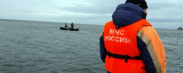 Область поисков рыбаков в Приморье расширили до острова Сахалин