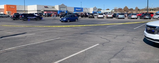 В американском супермаркете Walmart мужчина застрелил троих человек