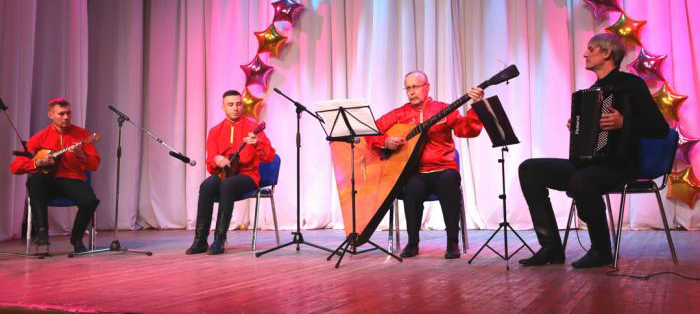 В Анапе для школьников провели концерт народной музыки
