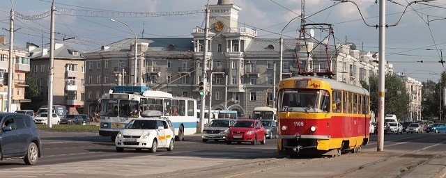 Транспорт барнаула в реальном времени. Транспорт Барнаул. Транспорт город Барнаул. Транспорт город Барнаул машины. Гортранспорт Барнаул.