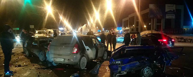В Пензе в результате ДТП с участием пяти авто погиб 4-летний мальчик