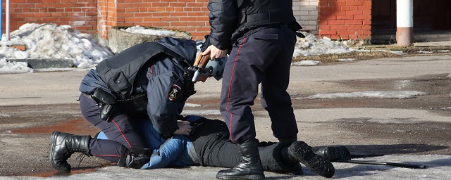 В Москве мужчина с ножом пытался ворваться в храм