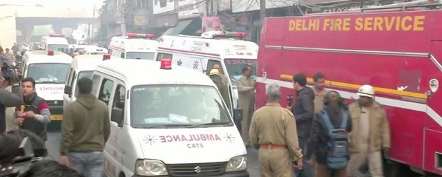В Нью-Дели при пожаре на фабрике погибли 43 человека