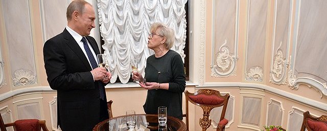 Путин поздравил Алису Фрейндлих с днем рождения