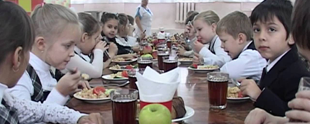 В Кузбассе из-за нарушений приостановили работу школьной столовой