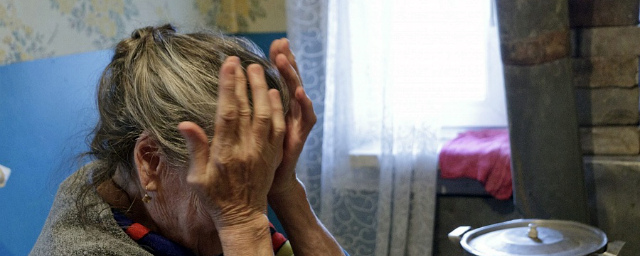 В Брянской области 24-летняя уголовница обворовала пенсионерку