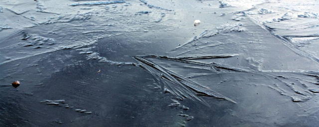 МЧС: Ледовое покрытие на водоемах в Калужской области начинает таять