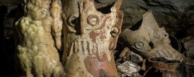 В Мексике археологи обнаружили ритуальную пещеру майя