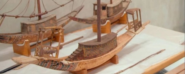 Сотрудник музея в Египте обнаружил потерянные артефакты Тутанхамона