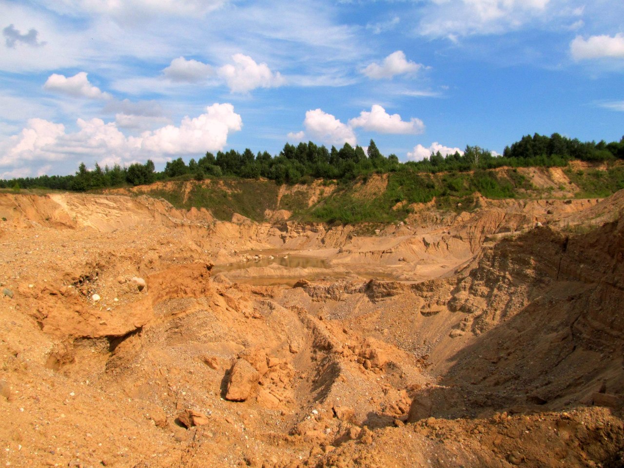 В Красноярском крае 15-летнего подростка насмерть засыпало песком