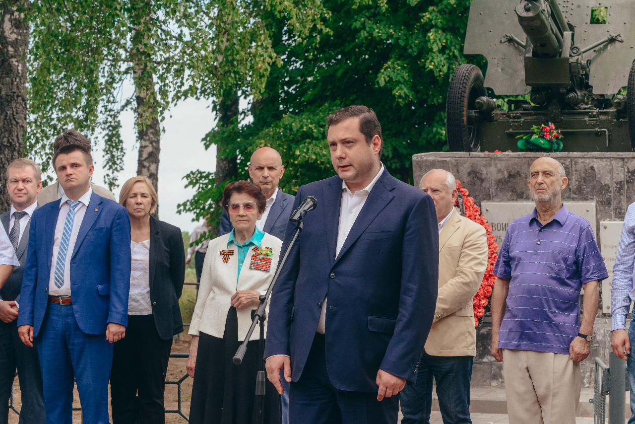 В Ельнинском районе почтили память студентов МГУ, погибших в годы ВОВ