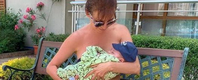 Наталья Штурм в купальнике показала двухмесячного внука Даниэля