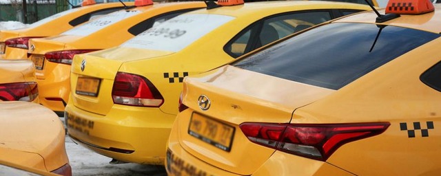 Новосибирские таксисты подняли цены в два раза из-за дождей