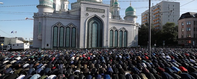 В Москве Курбан-байрам отметили около 250 тысяч человек