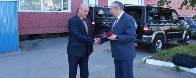 Сергею Демиденко присвоили звание «Почетный спасатель города Магадана»