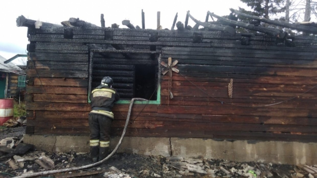 В Иркутской области при пожаре погибли две трехлетние сестры