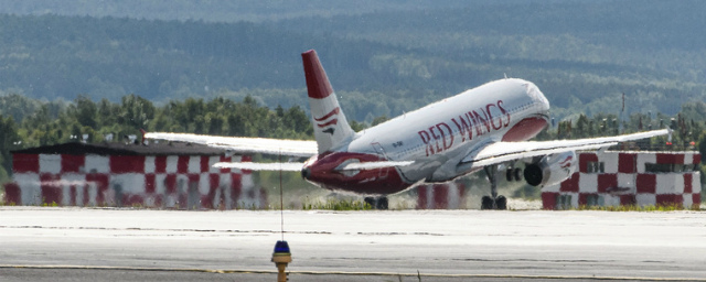 Летевший из Тюмени в Северную столицу самолет экстренно сел в Перми