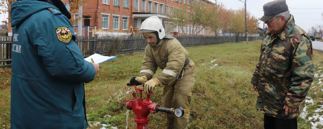В Тайшете провели проверку пожарных гидрантов