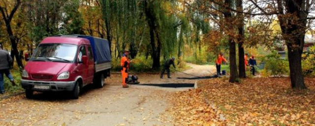В Рязани продолжают ямочный ремонт дорог
