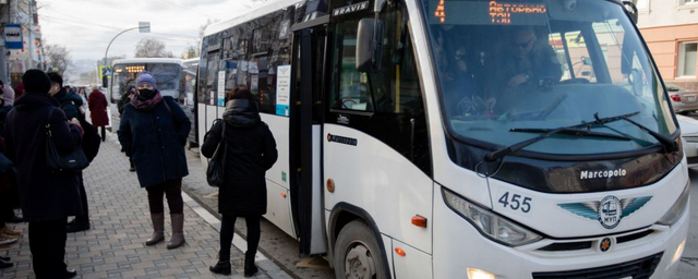 Мэрия Южно-Сахалинска запретила высаживать из автобусов детей без масок