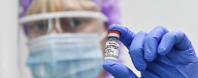 Эксперты уточнили, кому нельзя делать прививку от коронавируса