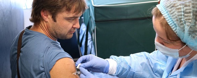 Путин: Масштабная вакцинация в России от COVID-19 должна начаться на следующей неделе