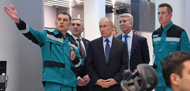 Путин посетил в Тобольске нефтехимический комплекс «Запсибнефтехим»