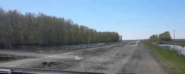 В Омской области суд потребовал отремонтировать «убитую» дорогу