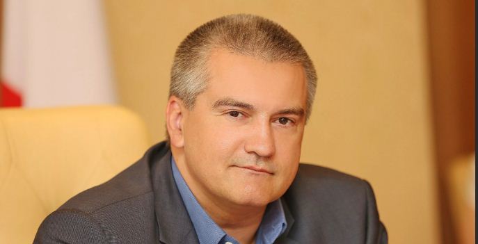 Аксенов предупредил чиновников и депутатов Крыма о наказании за новогодние корпоративы