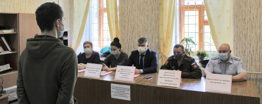 Минобороны РФ заявило, что готово к маневру с призывом на фоне пандемии