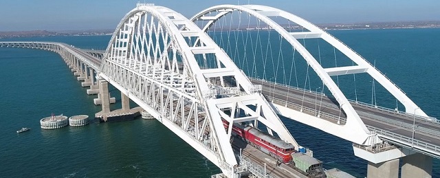 Первые грузовые поезда 30 июня пройдут по Крымскому мосту