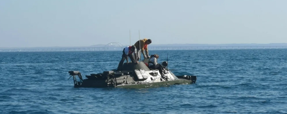 Затонувшую в Керченском проливе бронемашину могут поднять 26 июля