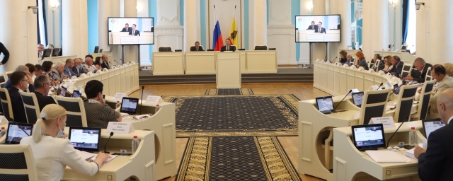 Депутаты областной Думы подвели итоги весенней сессии