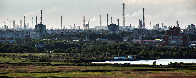Эколаборатория зафиксировала выбросы сероводорода в Советском округе Омска