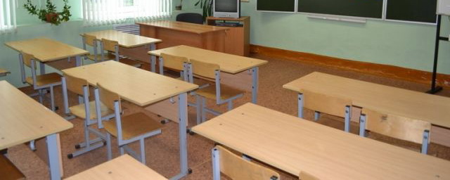 В одной из омских школ подросток заразил коронавирусом учителей