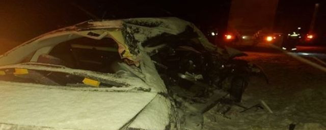 В Мурманской области в ДТП с грузовиком погибли 4 человека
