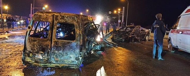 В Чечне Ford на скорости протаранил «Газель» и загорелся