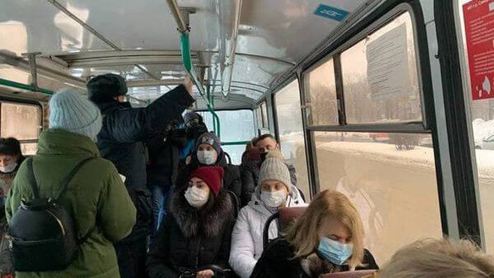 В Самаре кондукторы автобусов могут не продавать билеты людям без маски