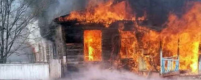 В Красноярском крае три человека стали жертвами пожара в частном доме