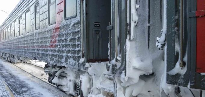 На Урале начали проверку инцидента с замерзшими пассажирами поезда