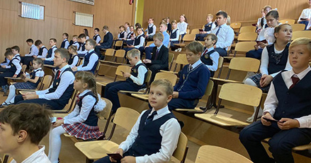 Иркутских школьников наградили знаками отличия и удостоверениями ГТО