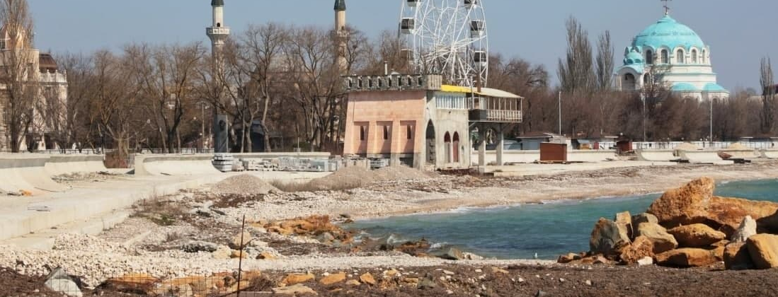 Глава Крыма Сергей Аксенов поручил с 10 октября возобновить реконструкцию набережной в Евпатории