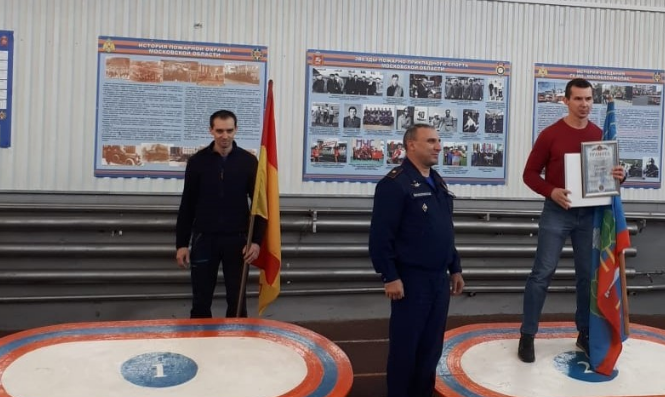 Красногорский пожарный занял второе место в соревнованиях по гиревому спорту