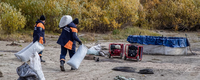 На реке Оби в Новосибирске ликвидировали разлив нефтепродуктов