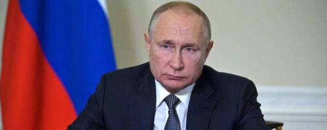 Путин поручил Кабмину рассмотреть возможность уменьшения НДС для организаций туротрасли