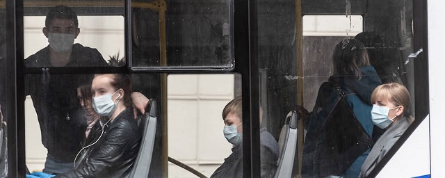 За день 100 пассажиров без масок обнаружили в трамваях и троллейбусах Казани