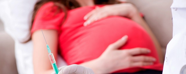 Более 1500 беременных волгоградок заразились коронавирусом